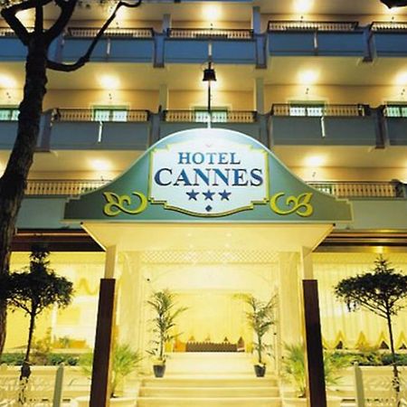 Hotel Cannes - In Pieno Centro Riccione Eksteriør billede